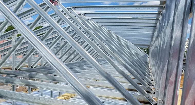 Angled metal roof trusses